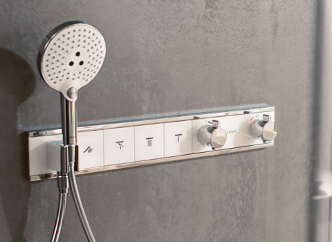 Die Schaltzentrale RainSelect von Hansgrohe für eine Duschbrause.