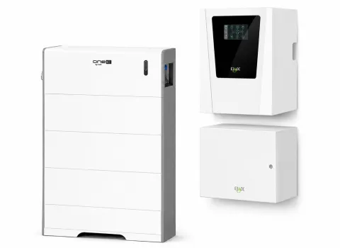 Das Speichersystem e3dc one vor weißen Hintergrund.