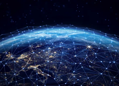 Blick auf die Erde mit globalen Netzwerk an Energie.