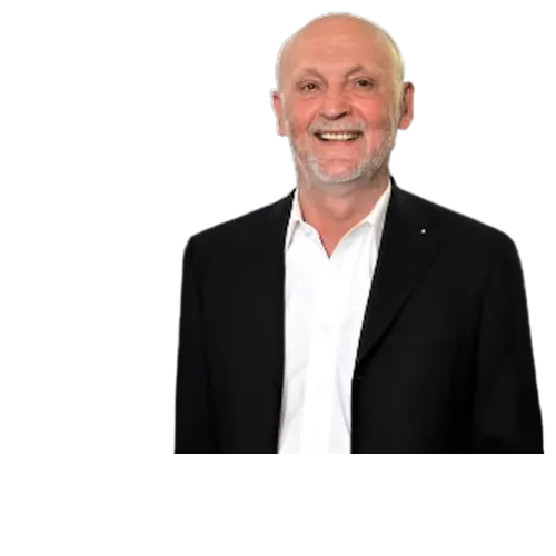 Dietmar Fischer, Geschäftsführer der Firma Fischer GmbH bad und heizung, vor neutralen Hintergrund.