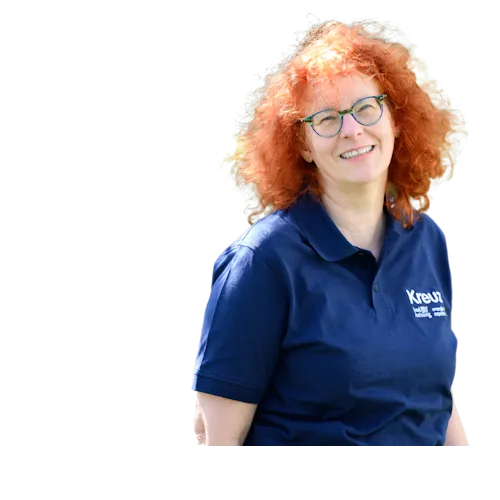 Ansprechpartnerin für Personalfragen, Heike Leberer, vor neutralen Hintergrund.
