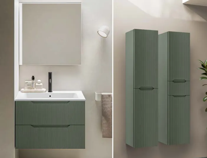 Modernes Stocco Badmöbel in Salbeigrün mit geriffelter Front und passendem Hochschrank.